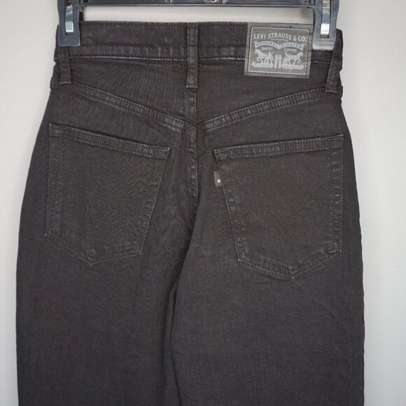 Levi's High-Waisted Tapered Mom Jeans in Flash Black size 24x29 NWT - Picture 11 of 15